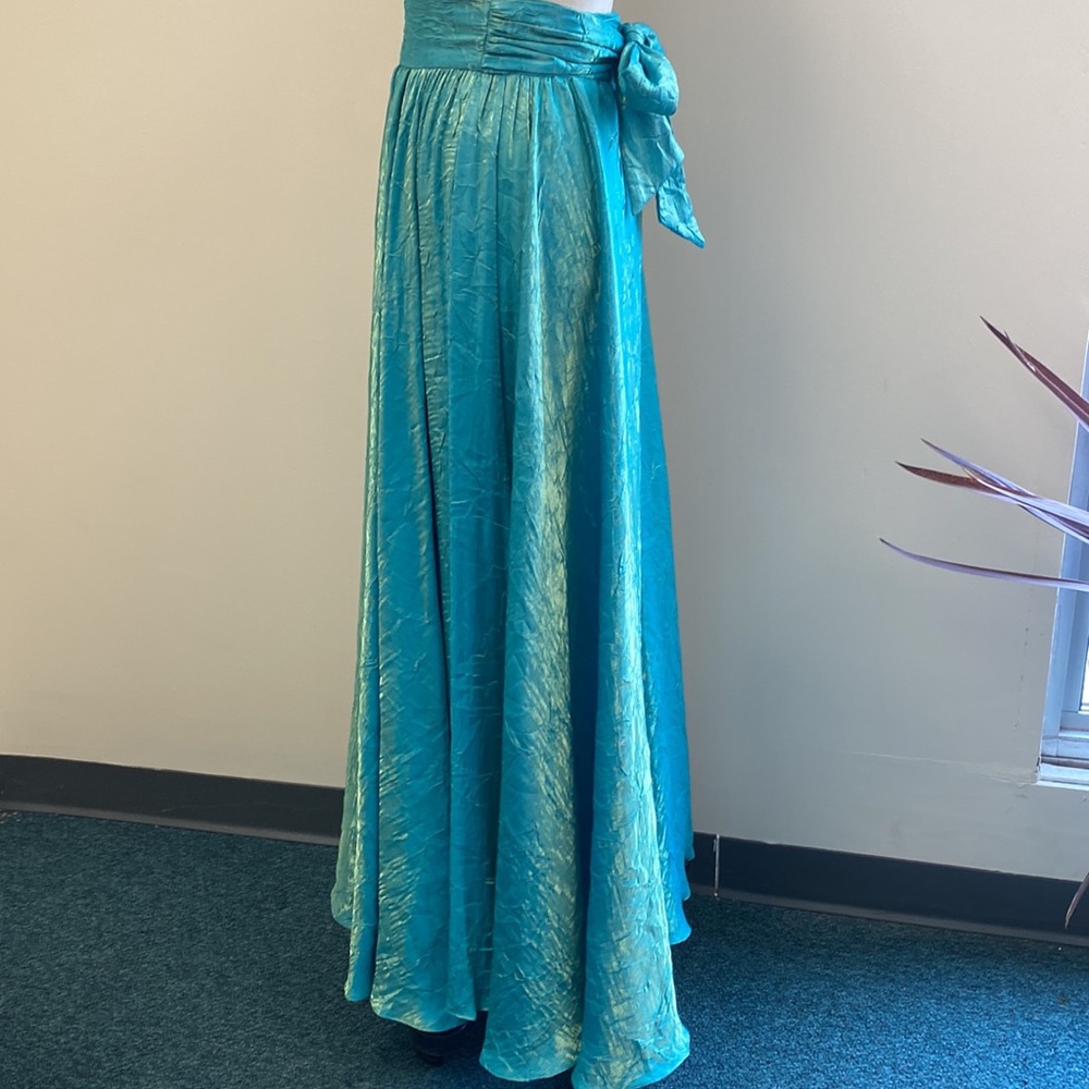 Hugo Buscati Iridescent Evening Skirt - Picture 9 of 16